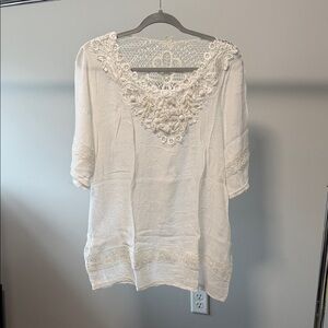 Elegant White Lace Women's Top
